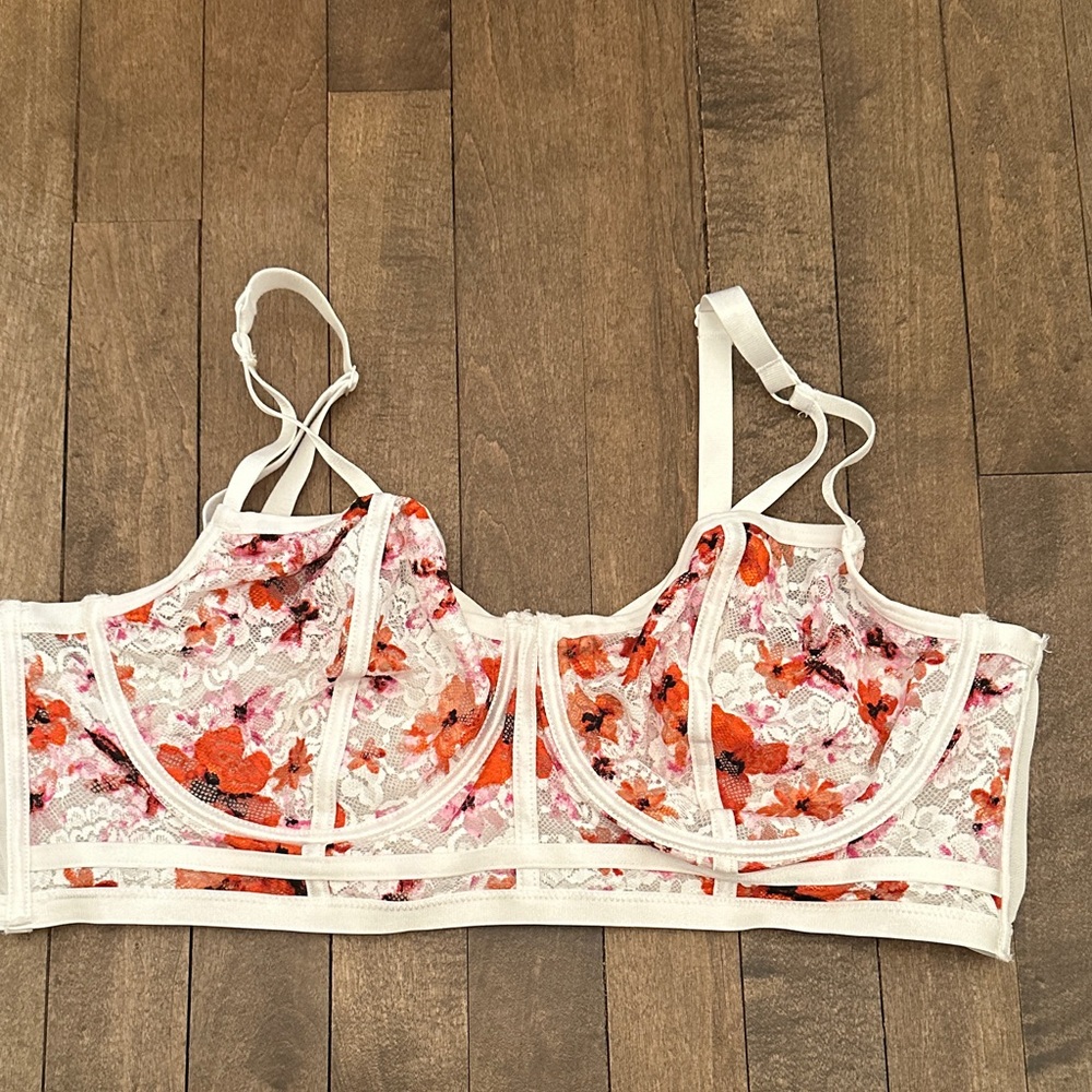 Torrid Curve Size 3X Sheer Floral Lace Women's Bra